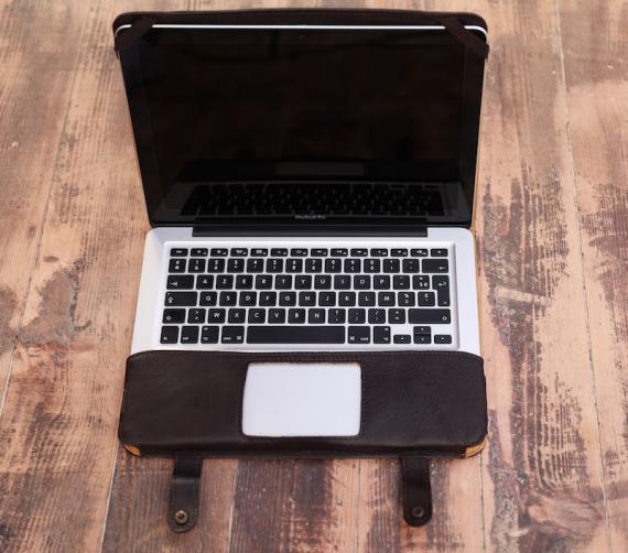 L'Étui MacBook Pro - 13 Inches - Dark Brown - 13 pouces 